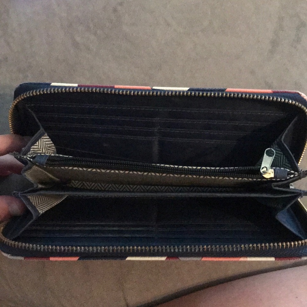 Wallet - Picture 2 of 3
